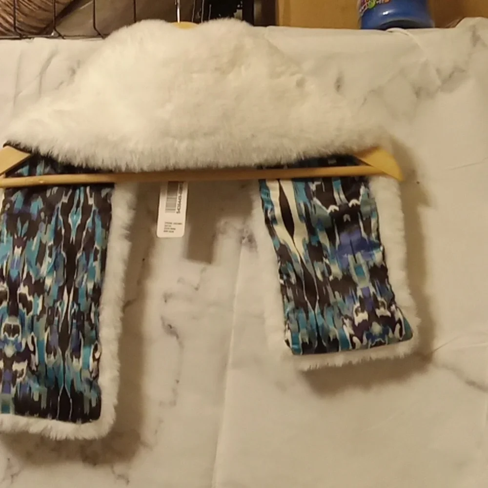 Laundry by design faux fur wrap 💜💜💜💜